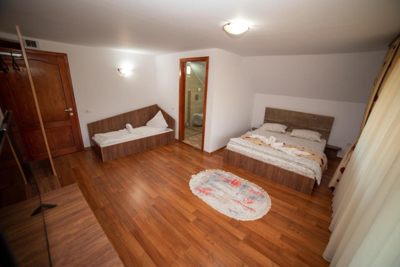 Hotel Casa Binu à Arieşeni Extérieur photo