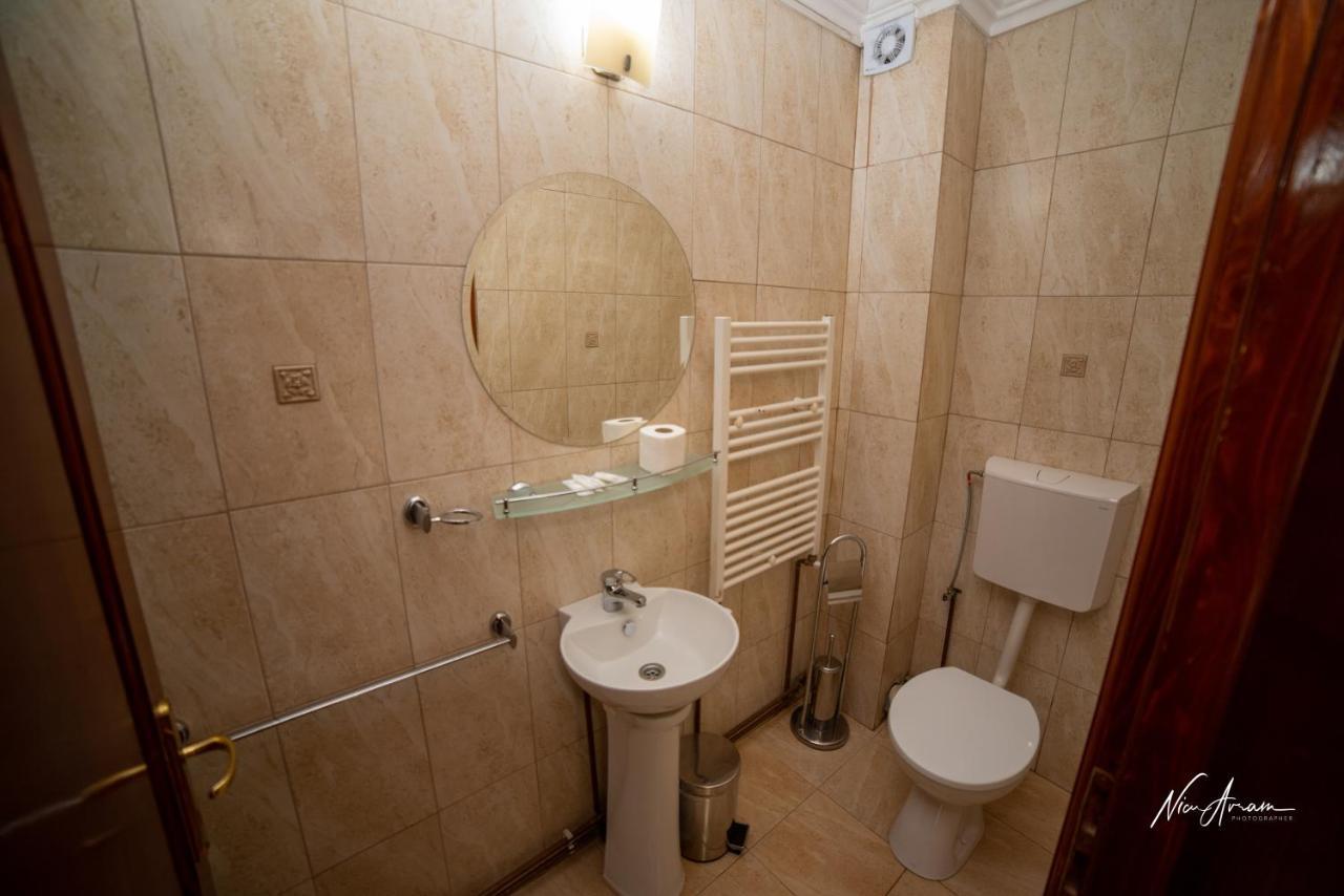 Hotel Casa Binu à Arieşeni Extérieur photo