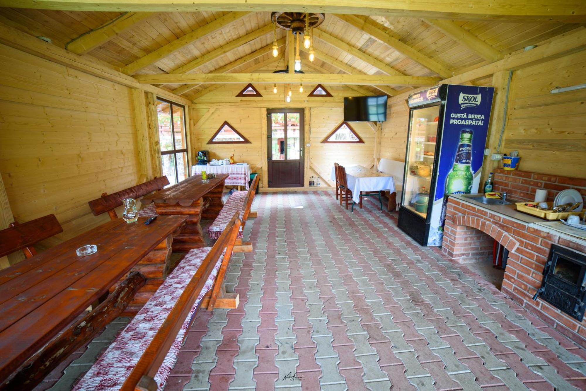 Hotel Casa Binu à Arieşeni Extérieur photo