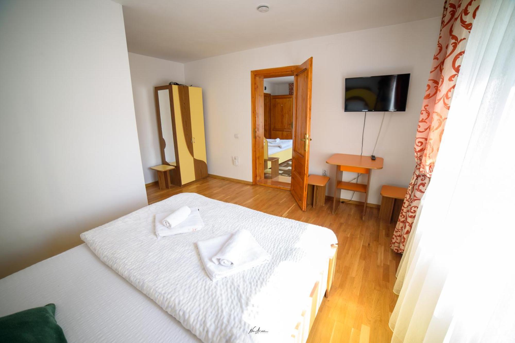 Hotel Casa Binu à Arieşeni Extérieur photo