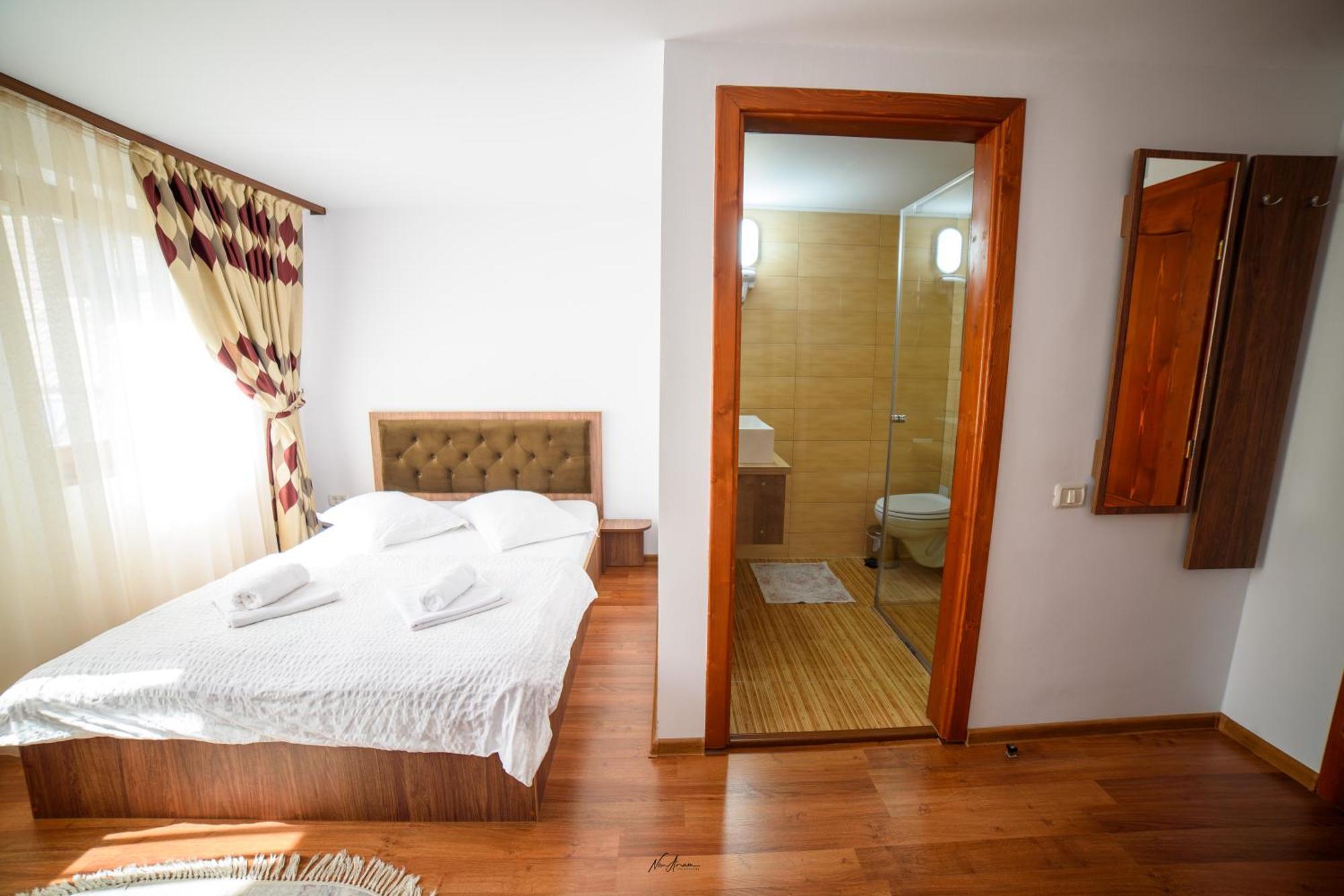 Hotel Casa Binu à Arieşeni Extérieur photo